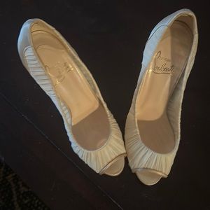 Pre-owned Beige Fabric and Satin Ambrosina Peep Toe Pumps